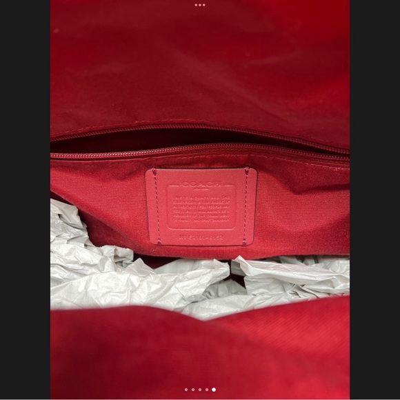 Coach Fucshia Purse 👛 - Picture 5 of 5